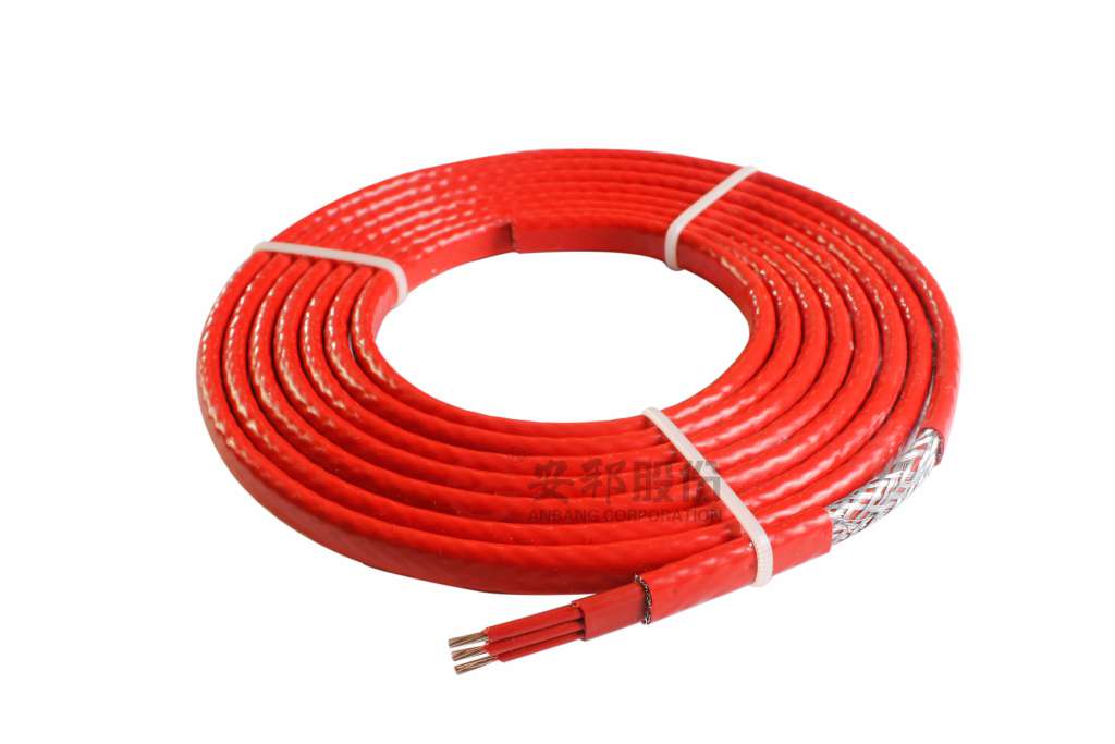 電伴熱帶用于露天管網(wǎng)防凍(圖2) 三芯串聯(lián)恒功率.jpg